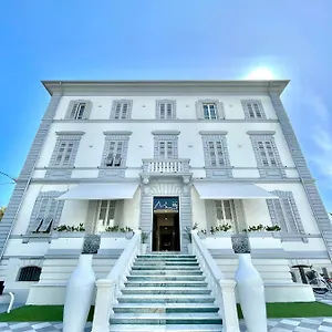 tirreno-marina-di-massa.it-tuscanyhotel.com/