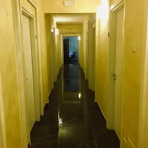Alojamento de Acomodação e Pequeno-almoço Royal, Roma