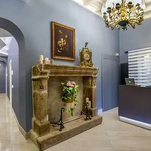 בית הארחה Gcf Luxury Suites,