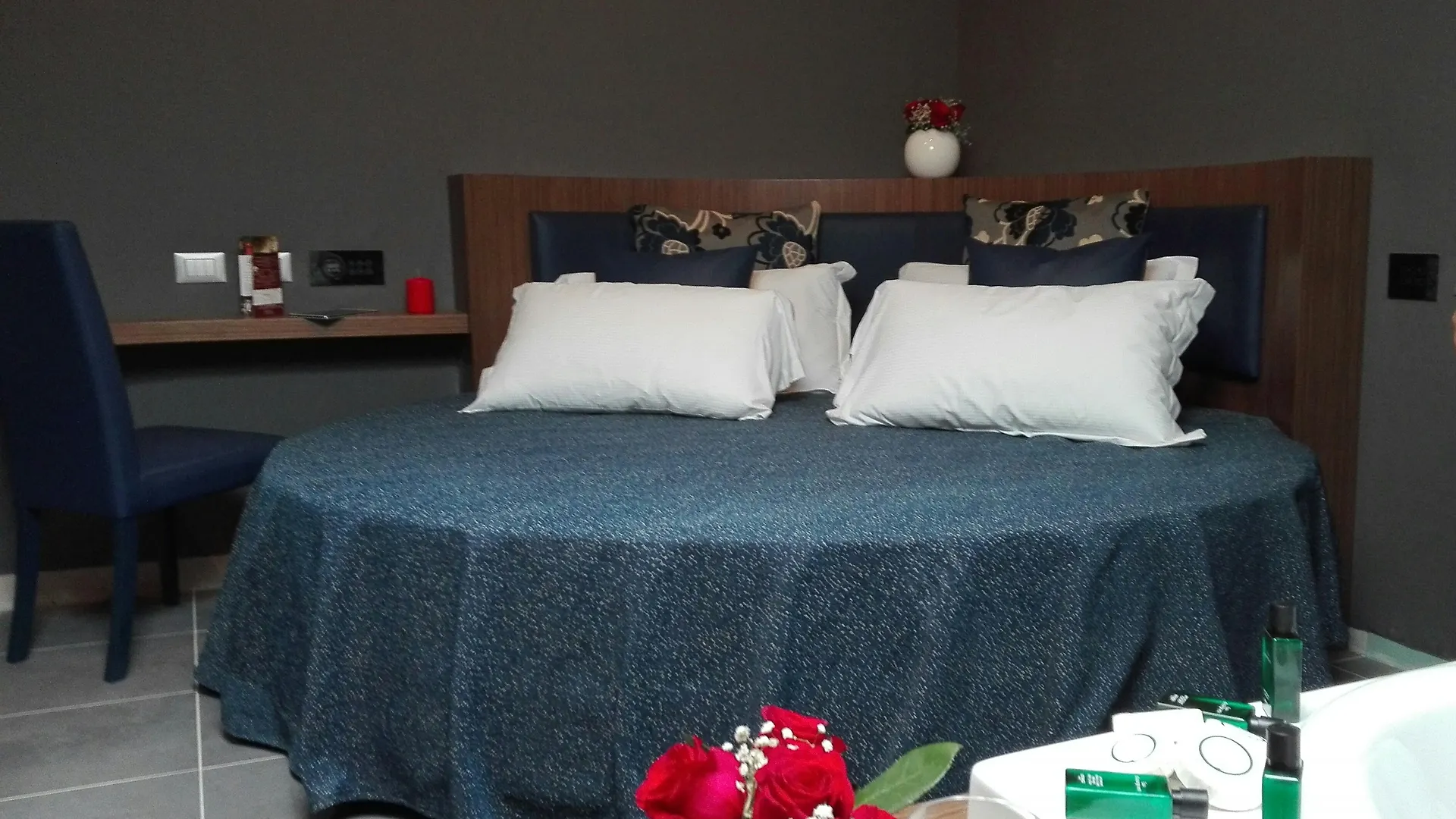 רומא Hotel The Building